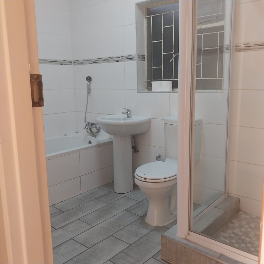 3 Bedroom Property for Sale in Rhodesdene Northern Cape
